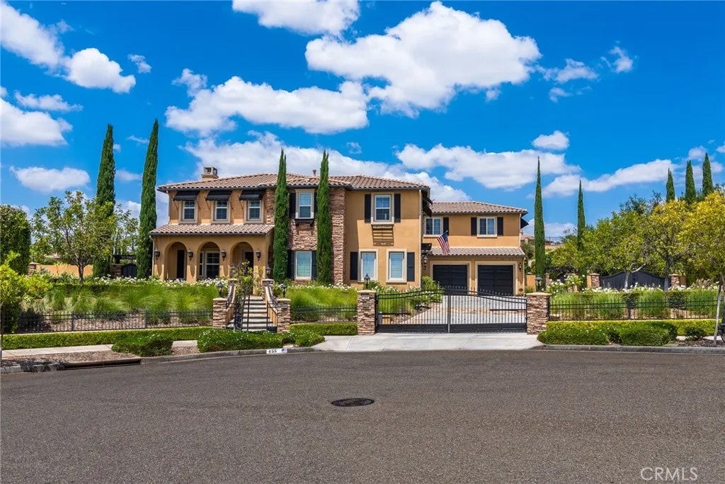 455 Wrightwood Court — photo