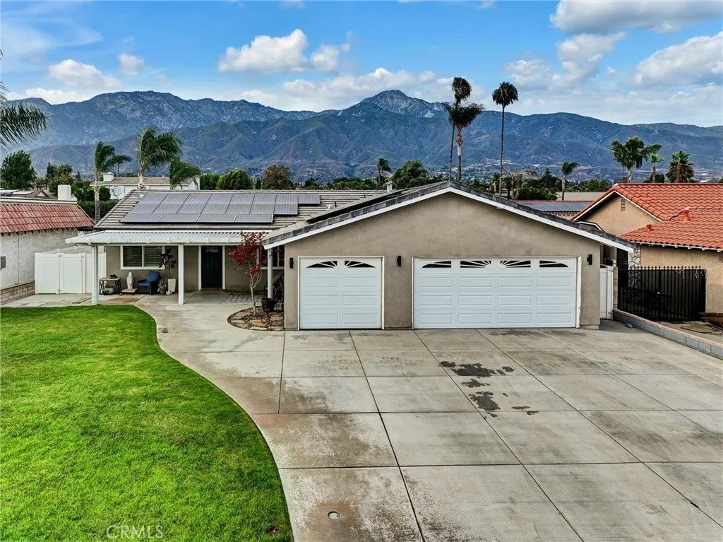 9220 Highland — photo