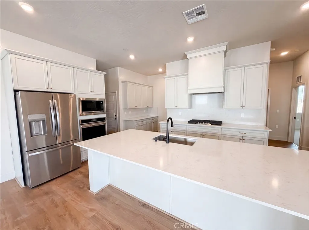 2262 N Marion, Clovis, CA 93619 — photo 2