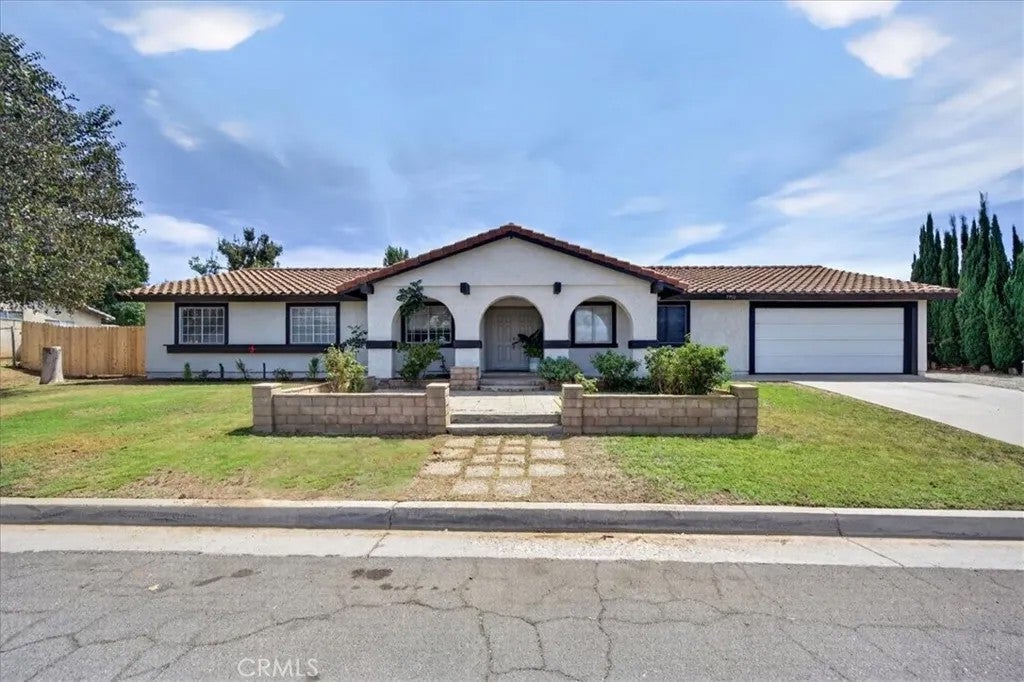 7950 Olivia Way — photo