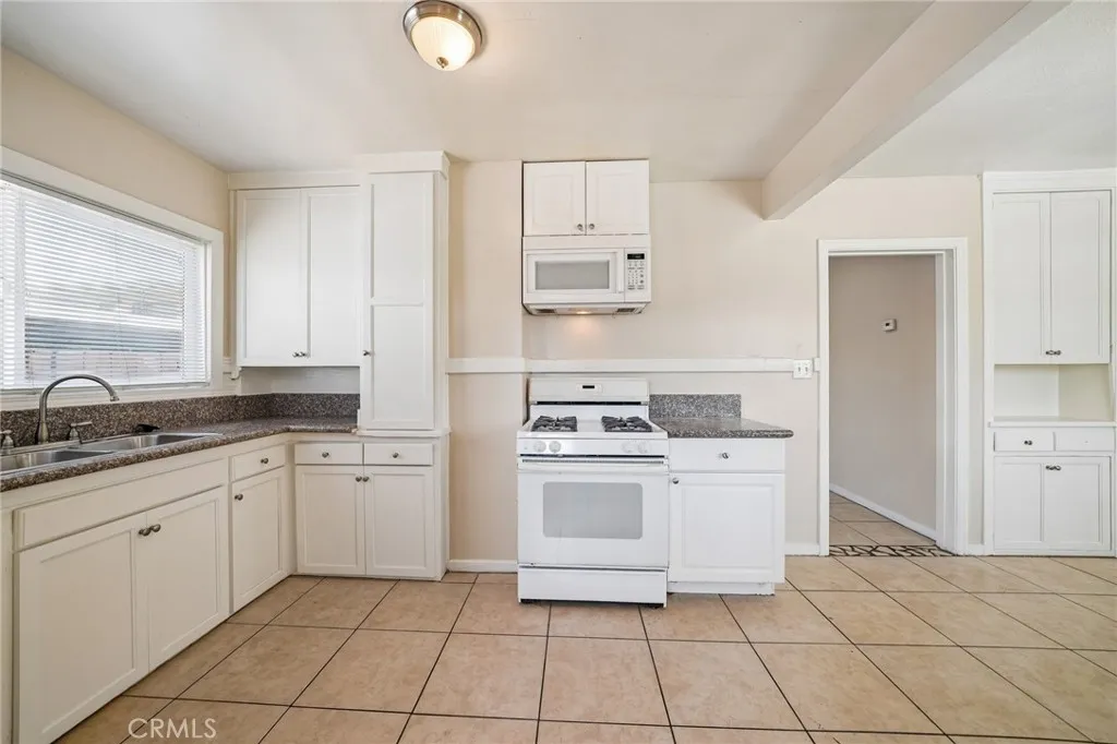 12814 Benson Unit B — photo