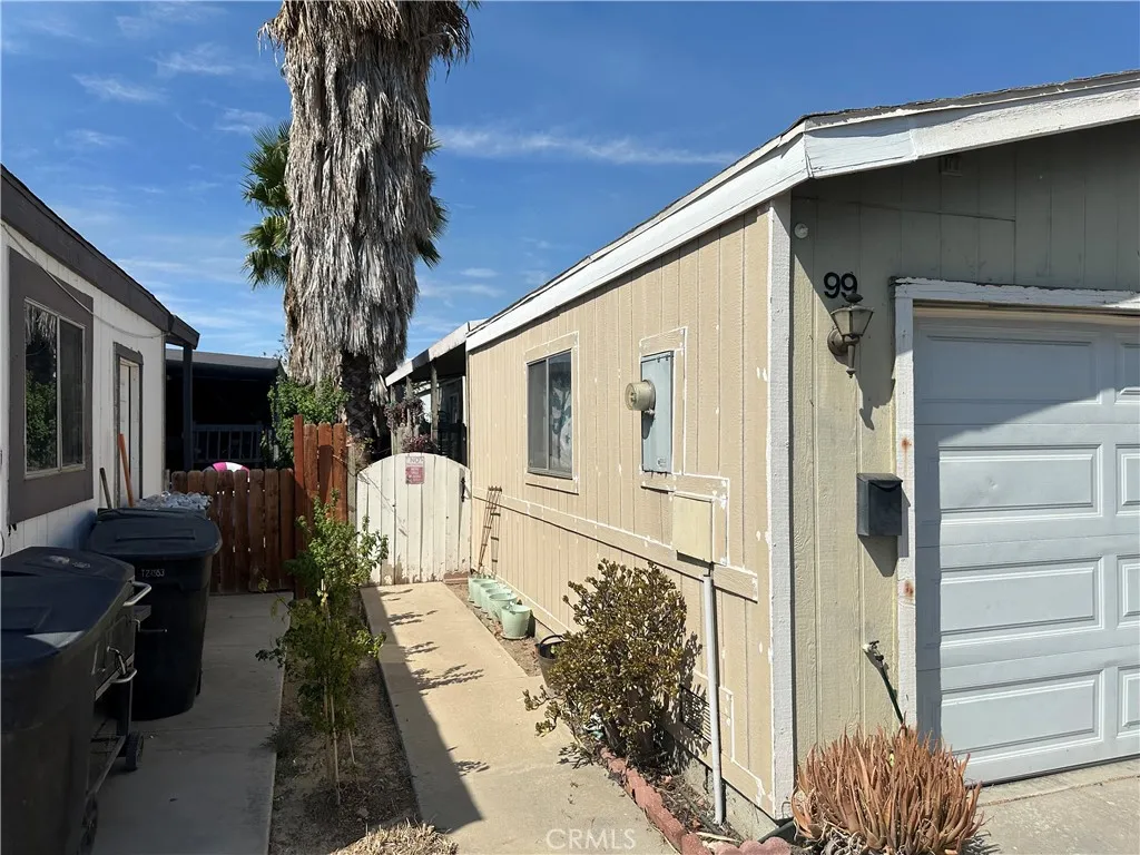 80 E Dawes #99, Perris, CA 92571 — photo 2