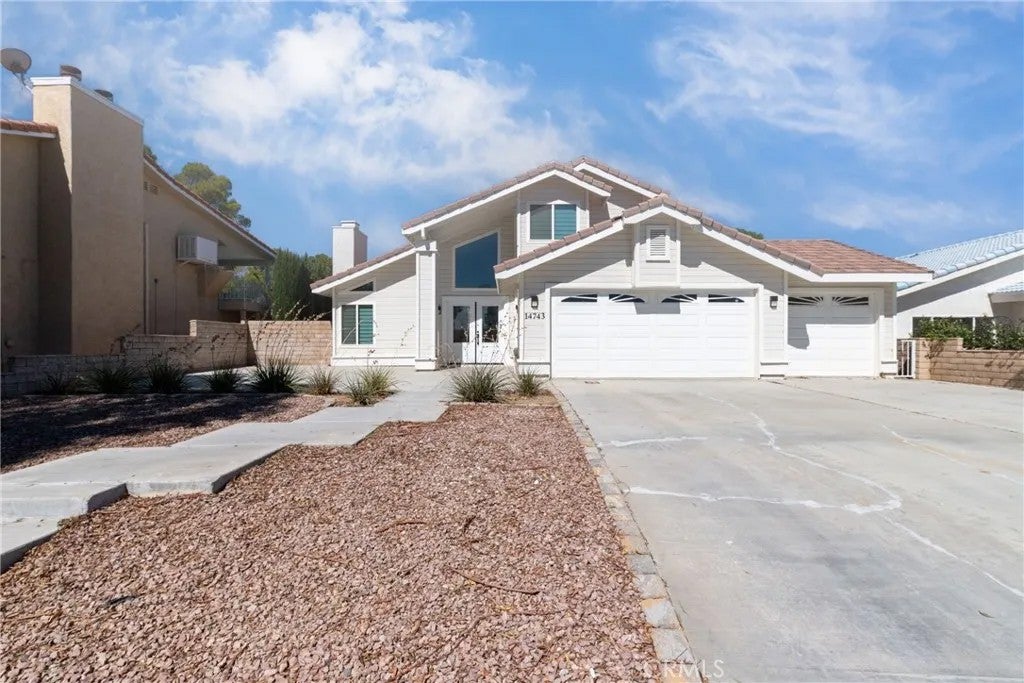 14743 Blue Grass Drive — photo
