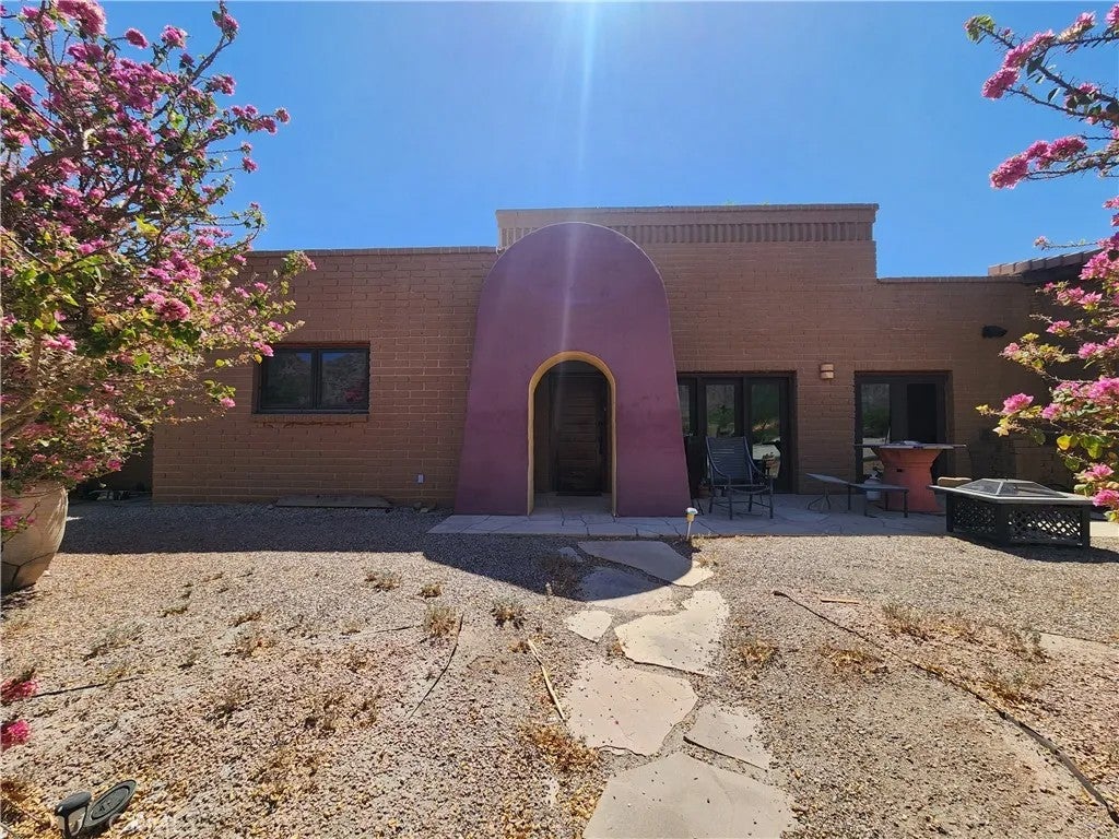 51520 Avenida Montezuma — photo
