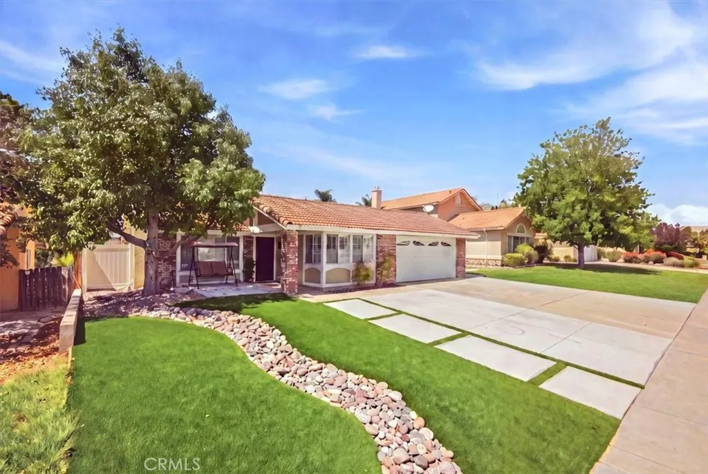 8725 Sandhill Drive — photo