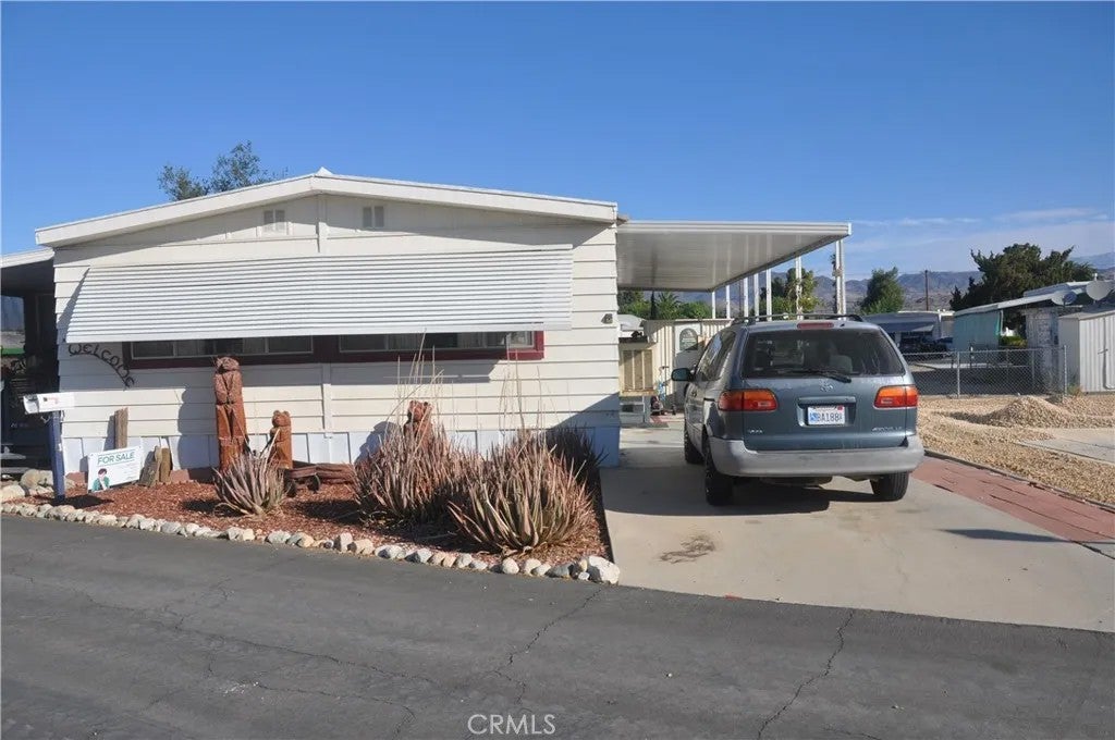 44725 E Florida 70 — photo