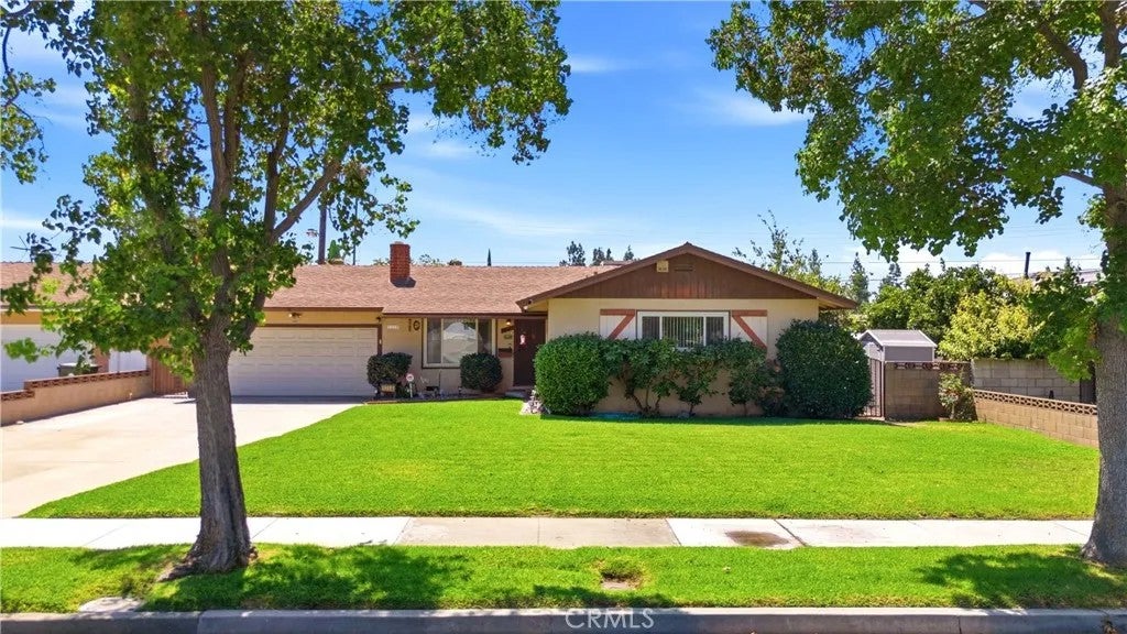 1359 West Granada Court — photo