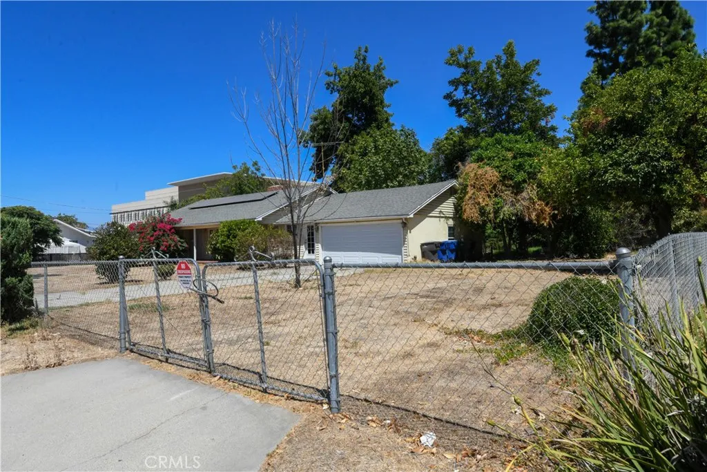 3485 Harding, Riverside, CA 92506 — photo 2