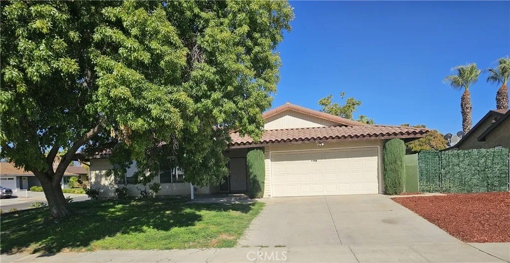 27168 Roger — photo