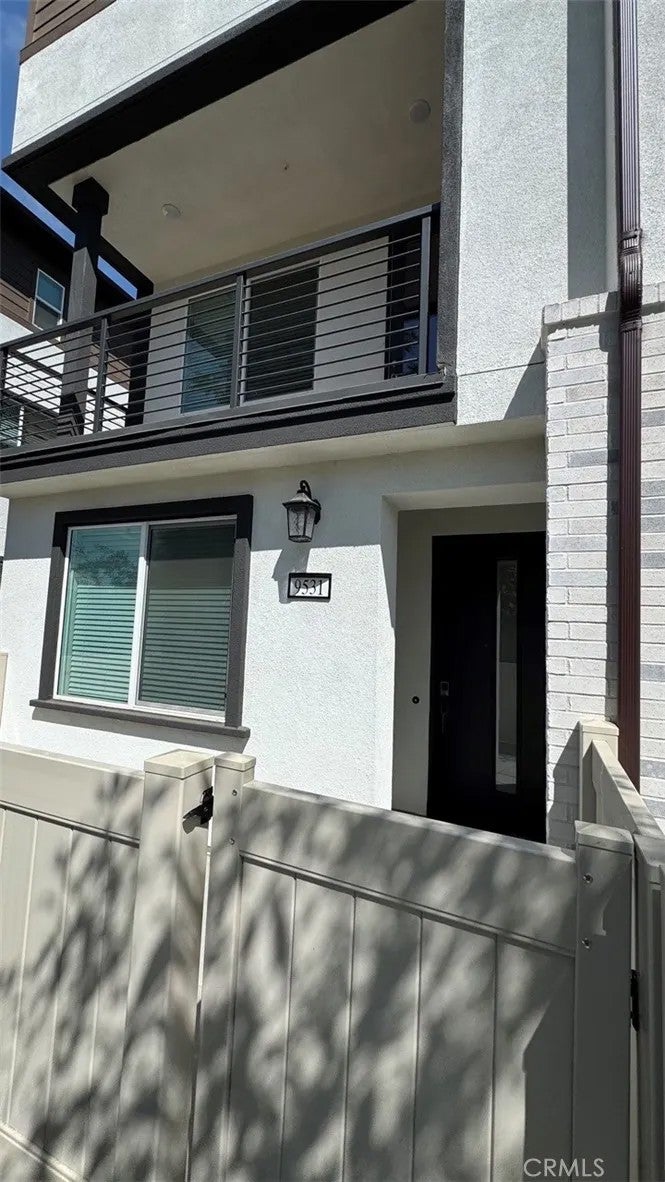 9531 Hannah Way — photo