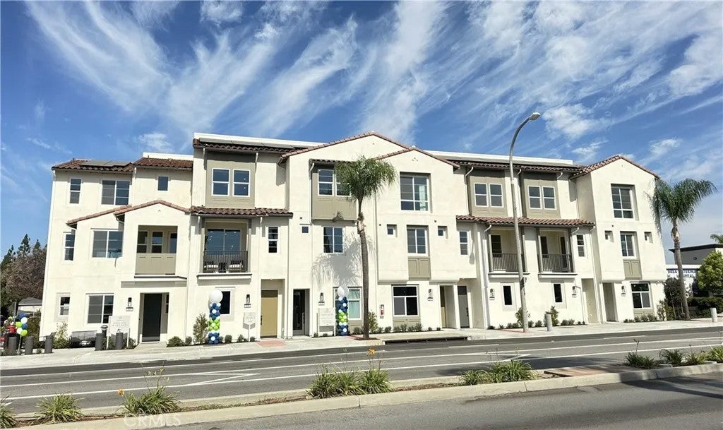 685 S Brea Boulevard 301 — photo