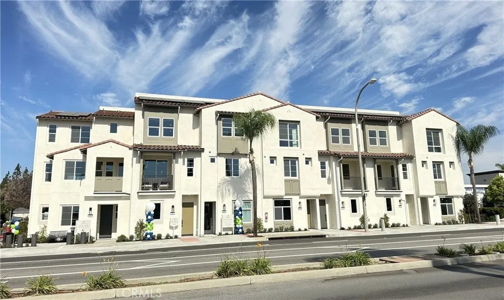 685 S Brea Boulevard 104 — photo