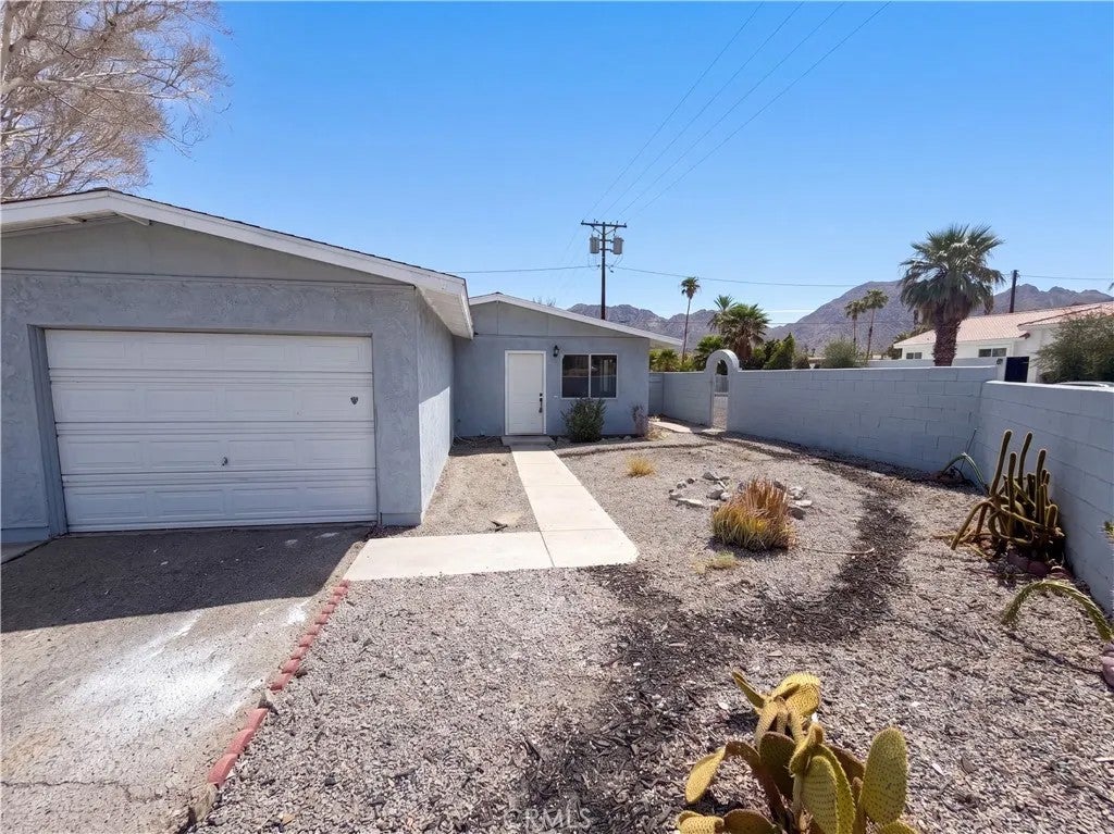 52990 Avenida Diaz — photo