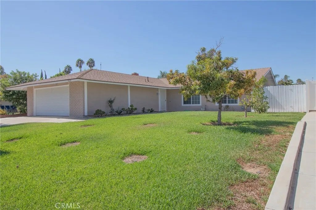 9229 Delano Drive — photo