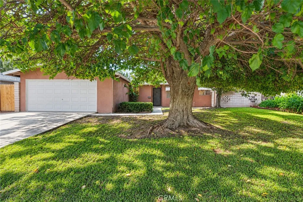 3261 wallingham dr, RIVERSIDE CA 92503 — photo 2