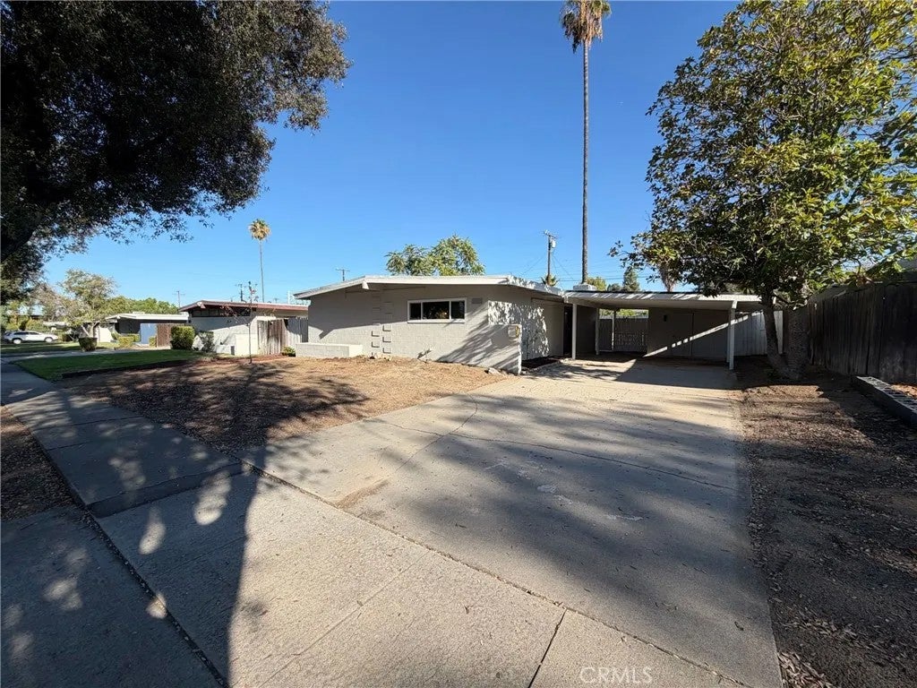 1311 Campus — photo