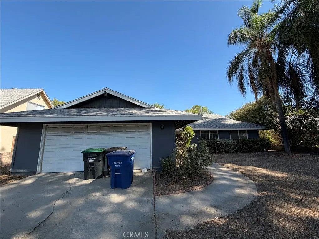25122 Tulip Avenue — photo