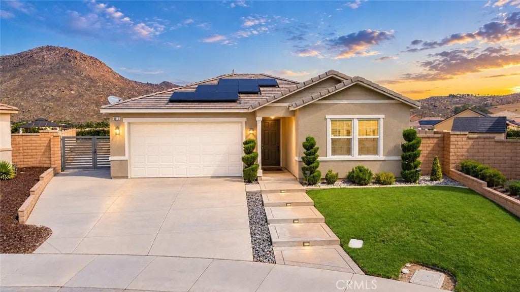 8012 Rooster Court — photo