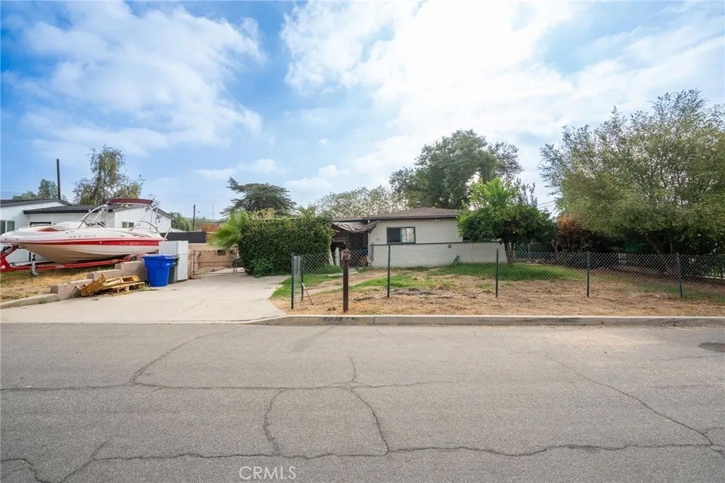 6705 Valaria Drive — photo