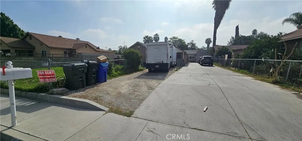 4006 Rubidoux B — photo