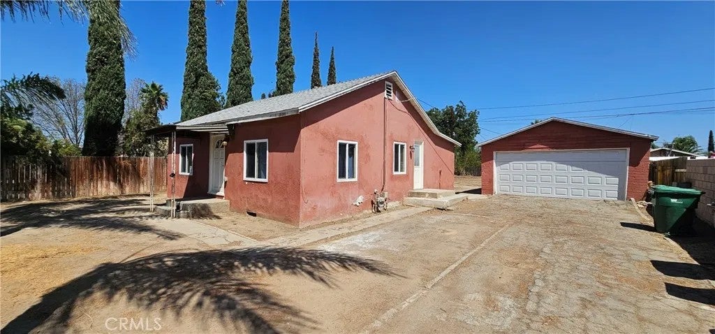 3955 Blair — photo