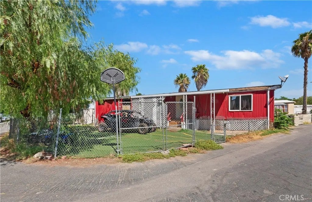 8362 Redwood Ave Spc 38 — photo