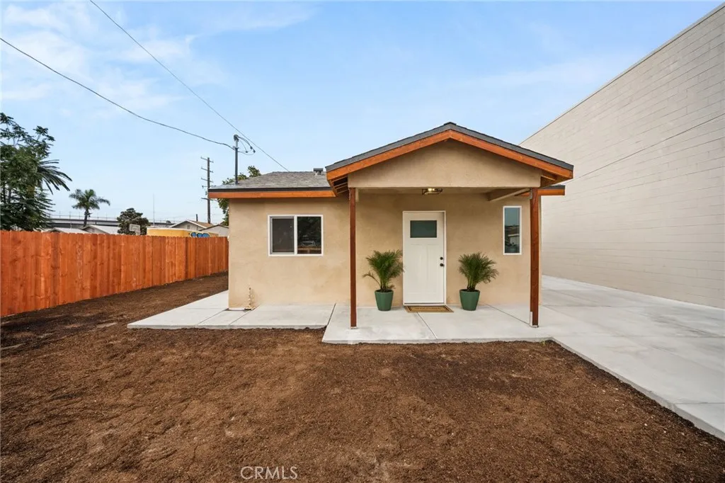 16142 Abbey — photo