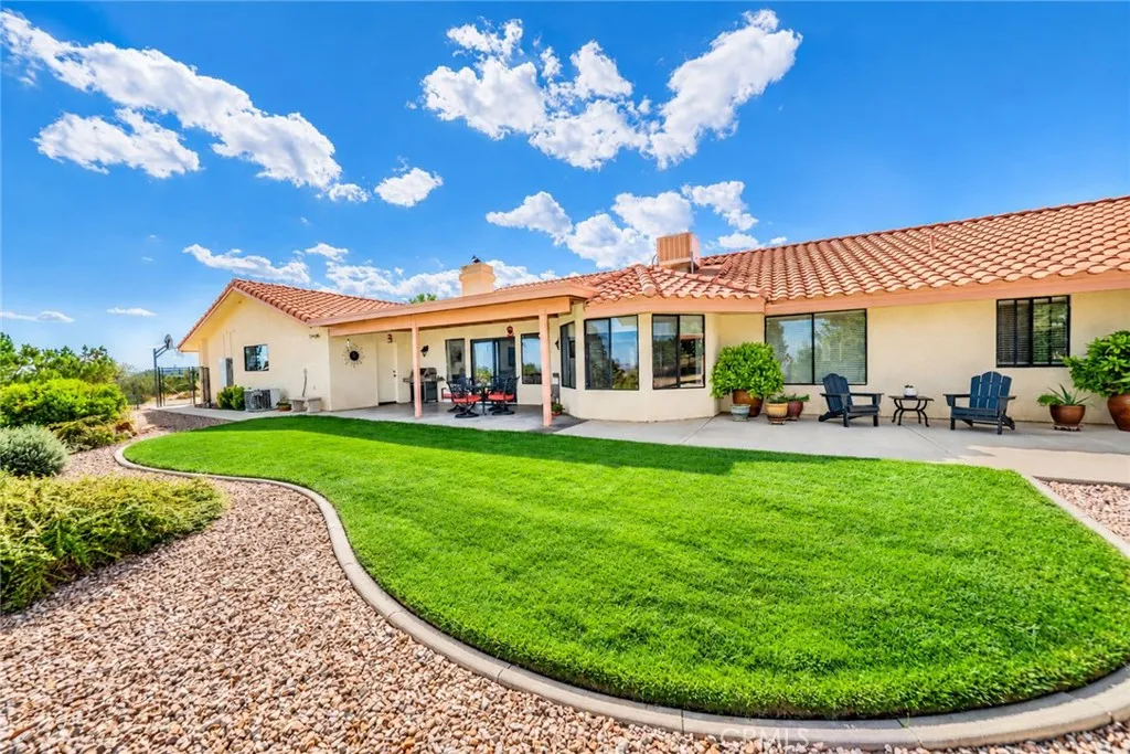 150 Smoke Tree Road, Pinon Hills, CA 92372 — photo 2