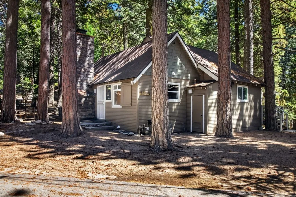 27917 Squirrel Lane — photo
