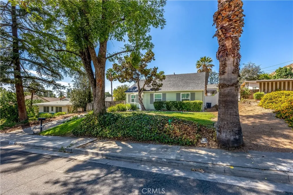 5649 Laredo, Riverside, CA 92506 — photo 3