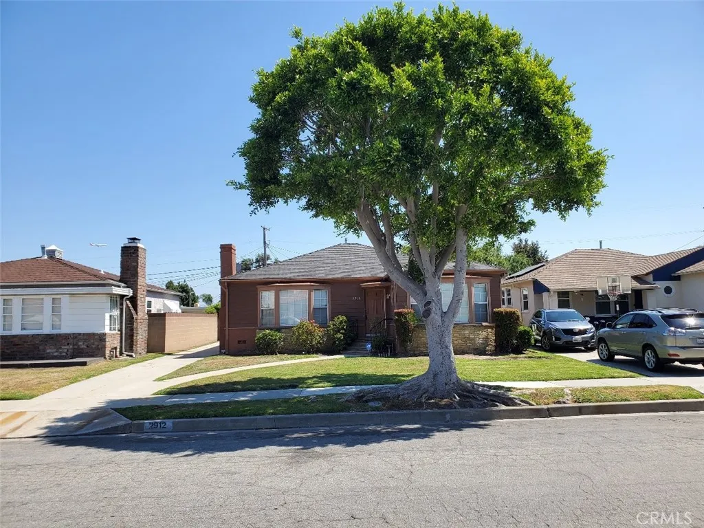 2912 W 82nd Place — photo
