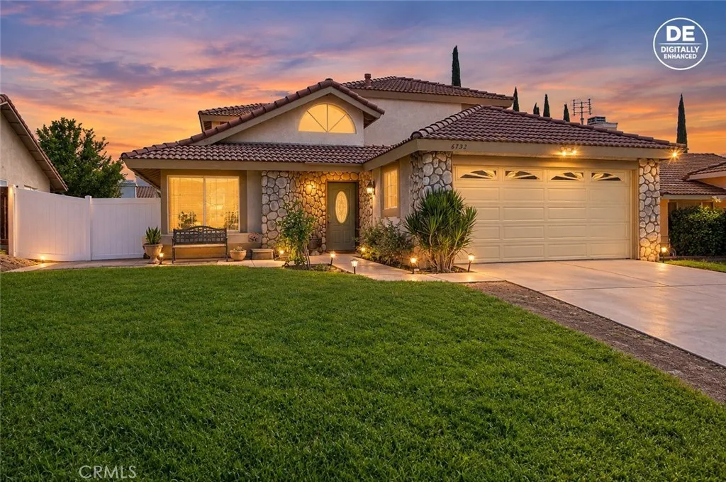 8732 Sandhill — photo