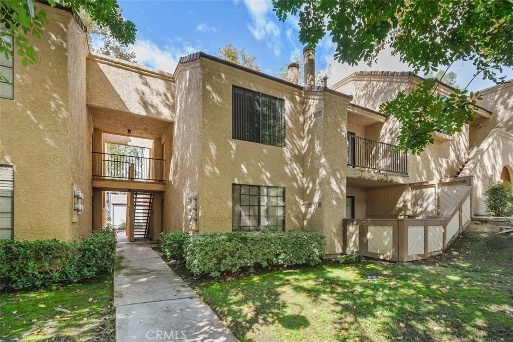 600 Central — photo