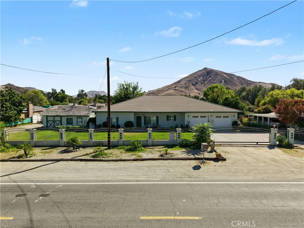 17643 Santa Ana — photo