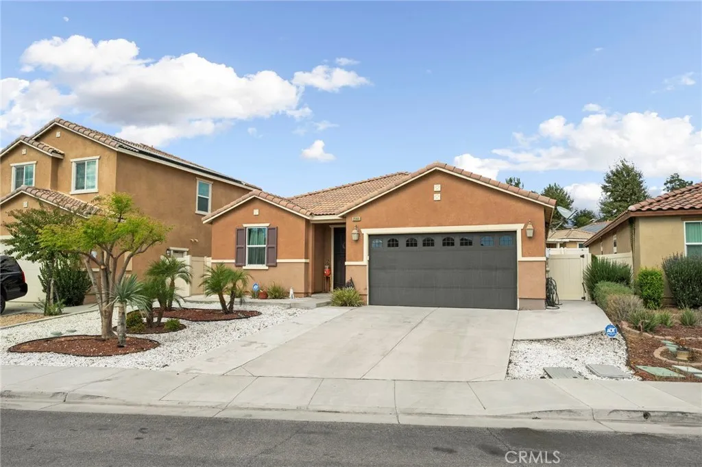 35944 Dylan Court — photo