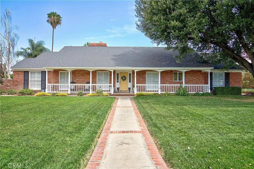 2133 Elsinore, Riverside, CA 92506
