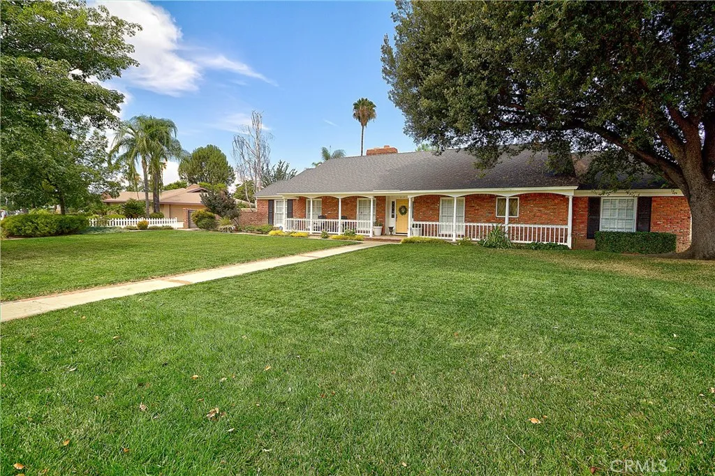 2133 Elsinore, Riverside, CA 92506 — photo 3