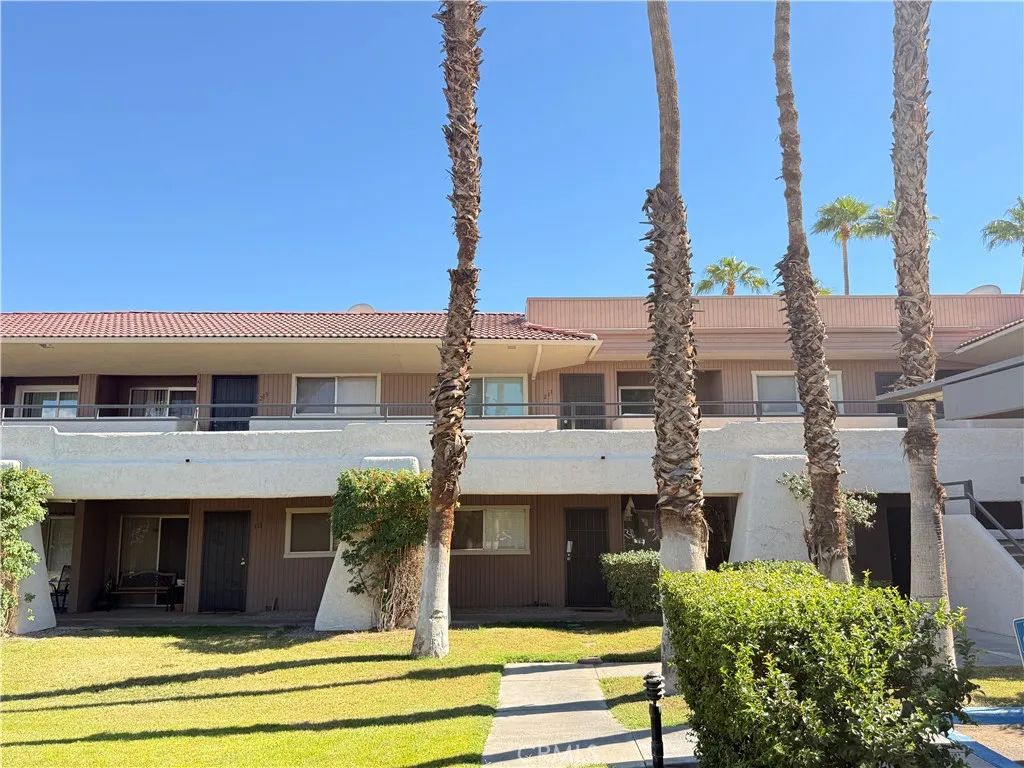 470 N Villa Court Unit 213 — photo
