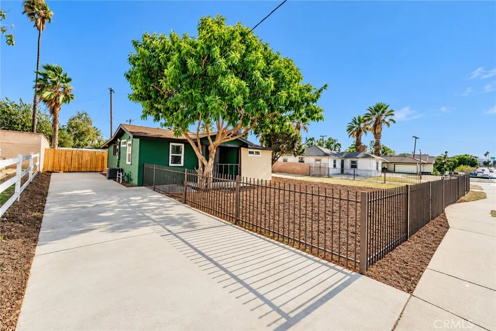 5908 Grand, Riverside, CA 92504 — photo 2
