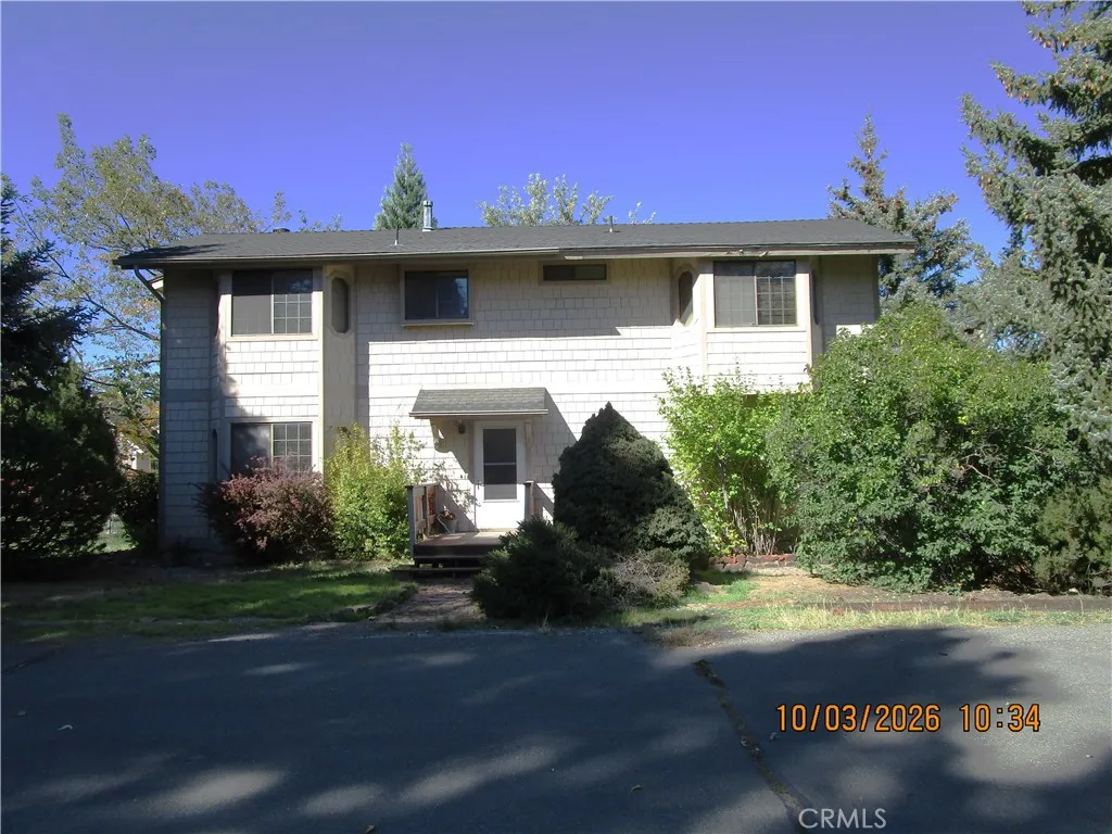 1102 W Fairway — photo
