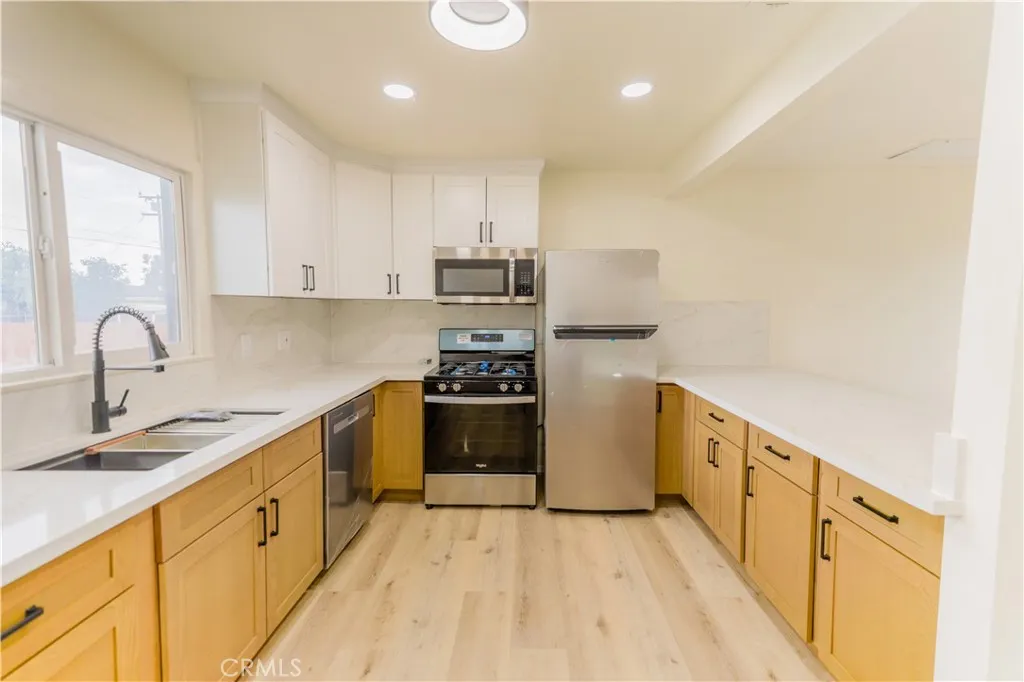 149 E Alru, Rialto, CA 92376 — photo 3