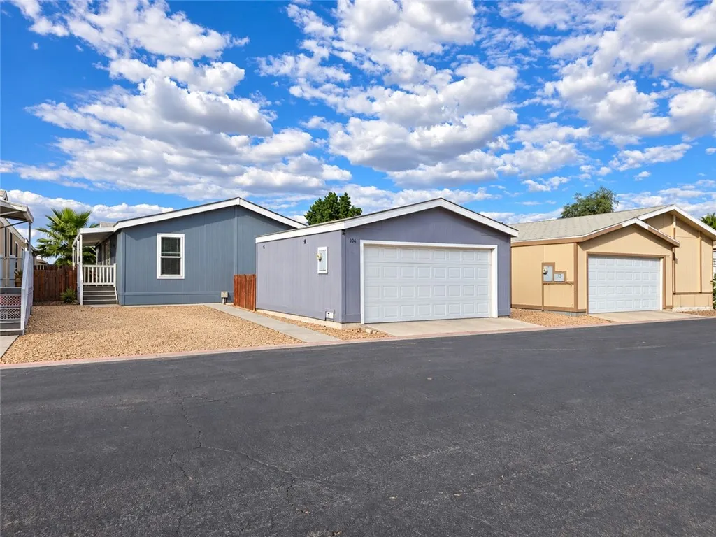80 E Dawes #104, Perris, CA 92571 — photo 2