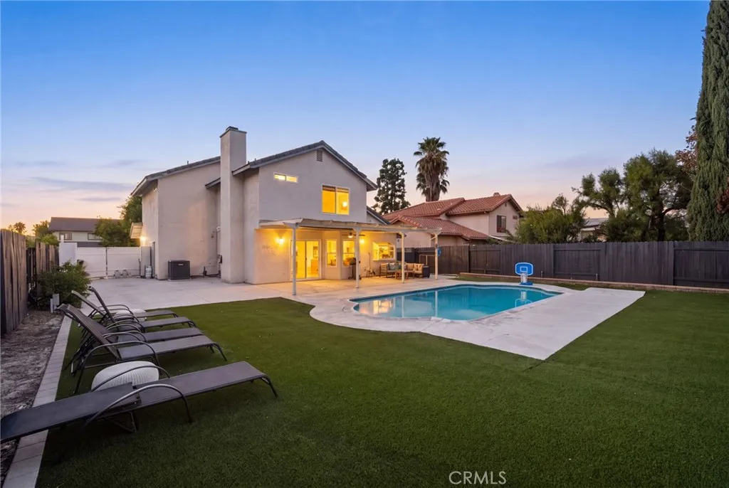 1524 Clay — photo