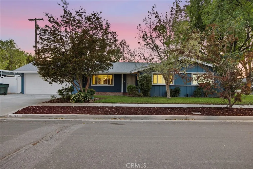 4834 Cliffside — photo