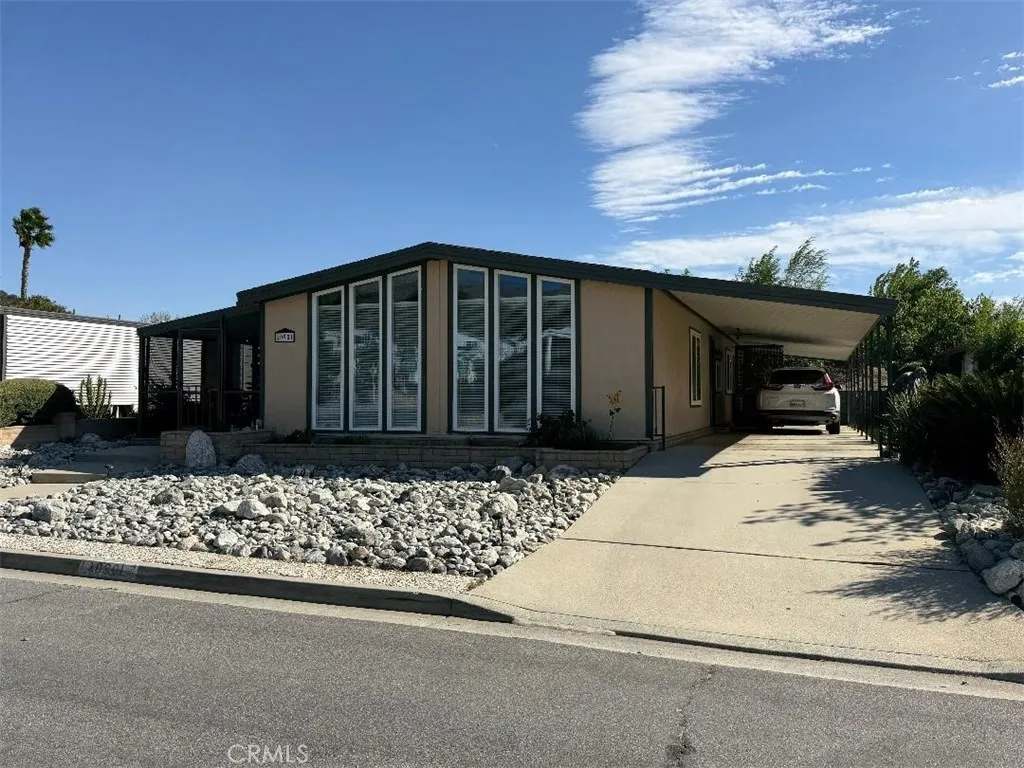 40901 Cheyenne — photo