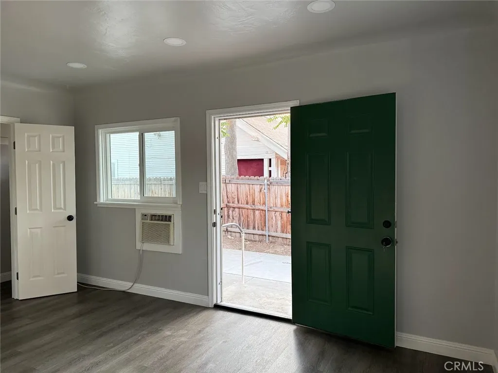 3883 5th, Riverside, CA 92501 — photo 2