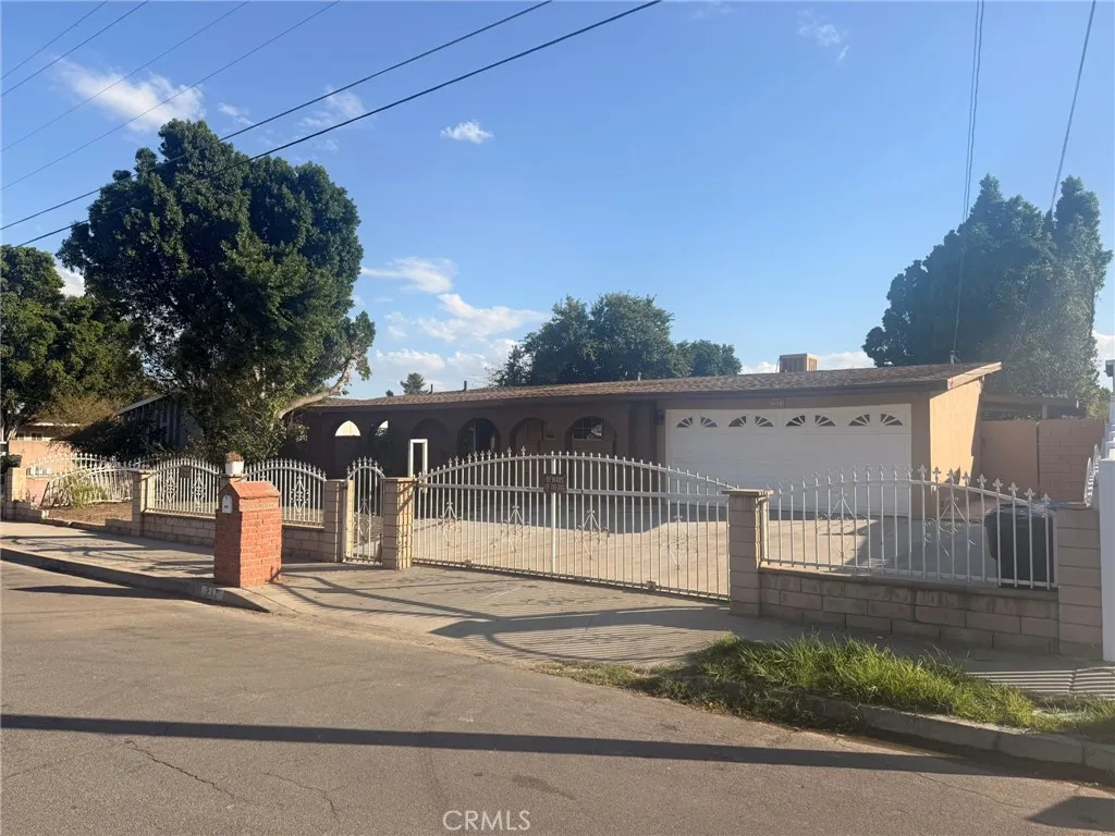 217 W Alru — photo