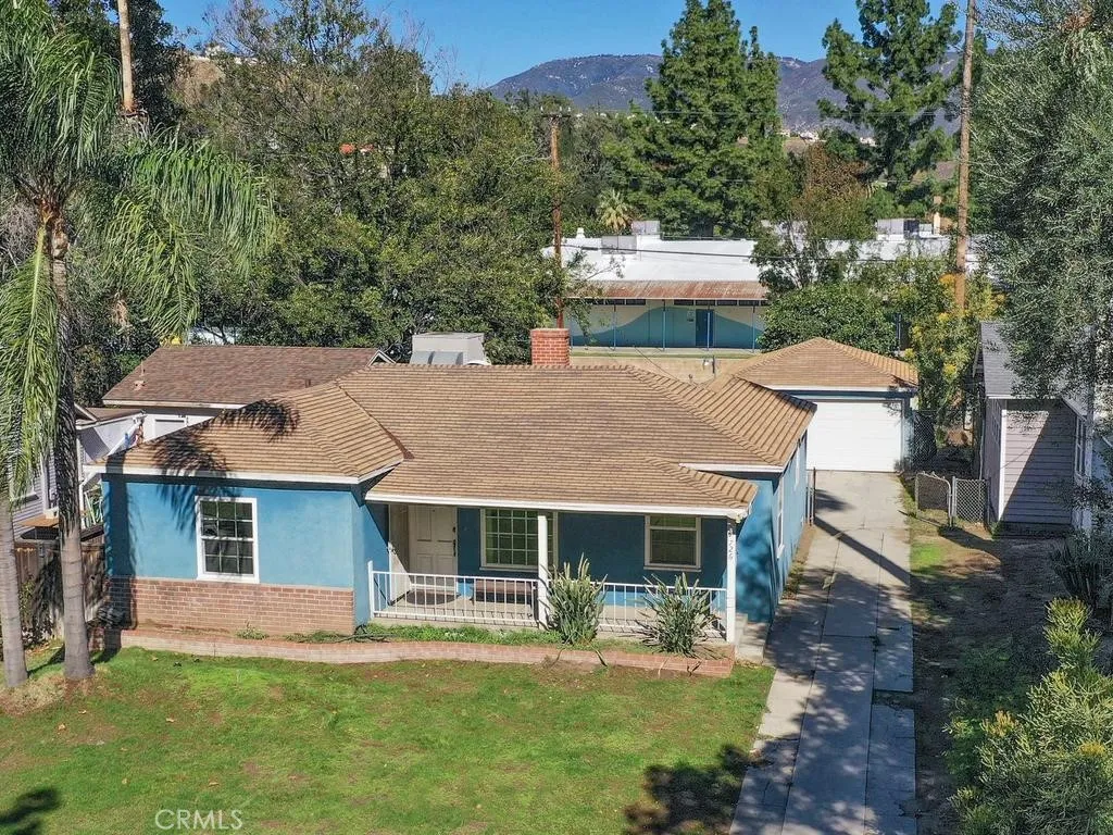 726 W Marshall — photo