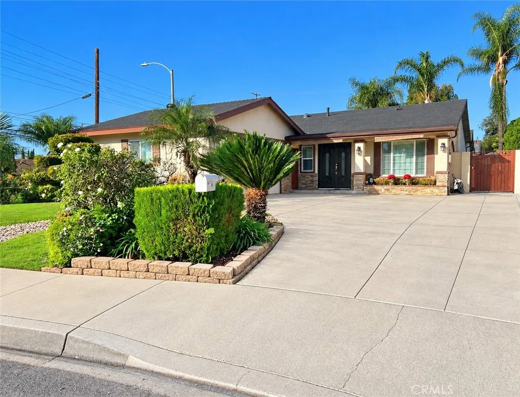 1758 S Briar Avenue — photo