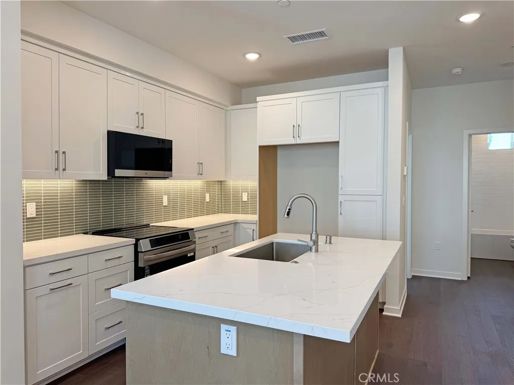 685 S Brea Boulevard Unit 101 — photo